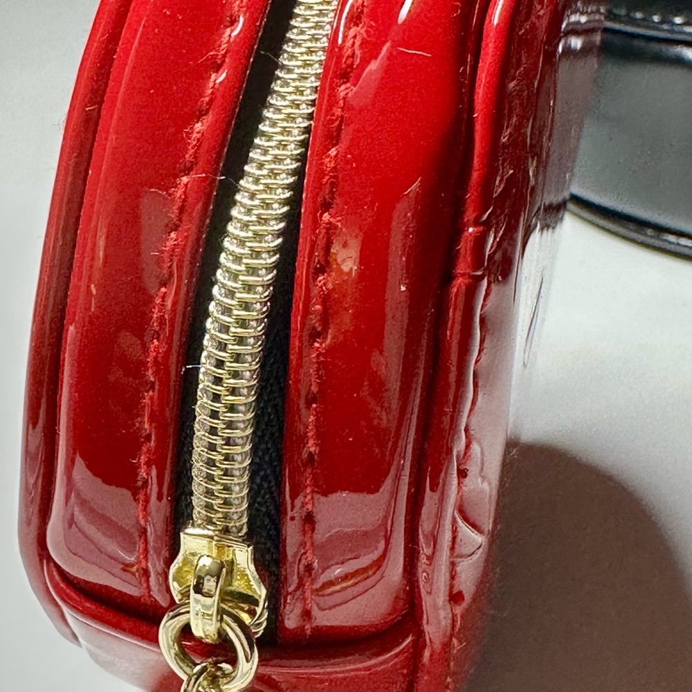 Yves Saint Laurent (YSL) Beaute’ Red Patent Makeup Bag w/ Add on Extender GWP - Picture 4 of 8